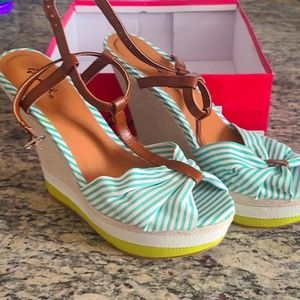 I'm selling some brand new shoes never worn.